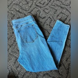 Like new Old Navy high rise super skinny jeans